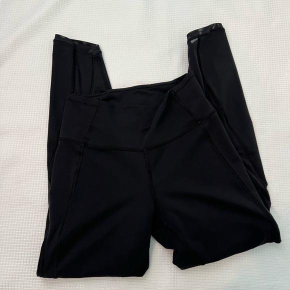 Lululemon Legging Mesh Detail - Picture 2 of 14